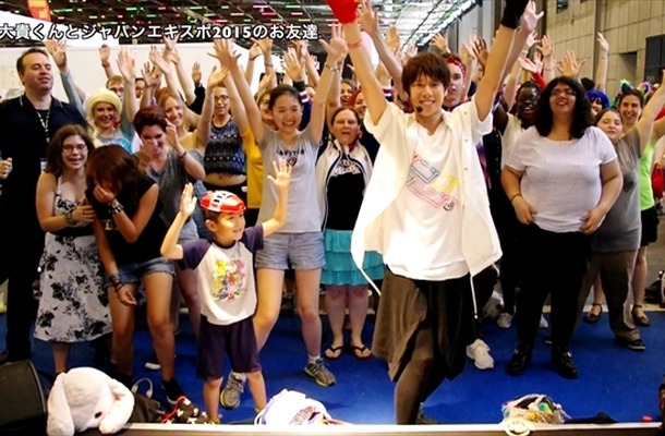 "Saya mencoba untuk menari tanpa tersembunyi!" Nin'nin jar di Perancis pamer di Jepang Expo